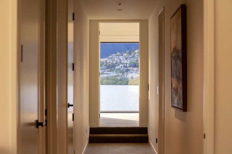 Photo of property in 513 Peninsula Road, Kelvin Heights, Queenstown, 9300