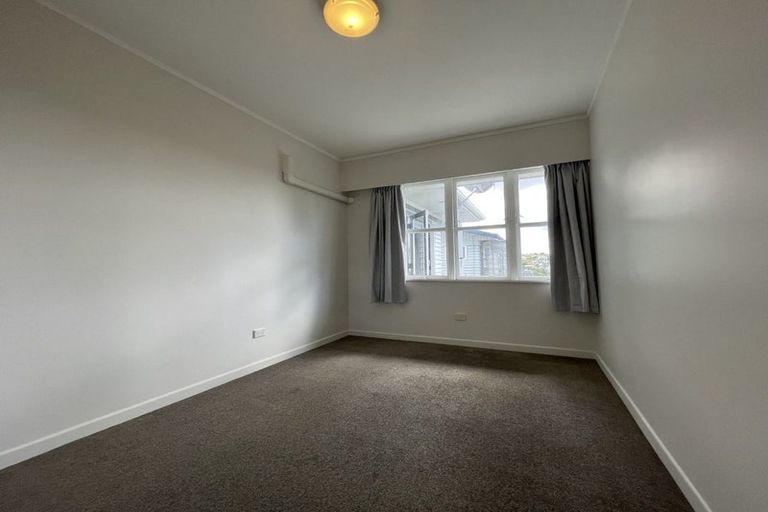 Photo of property in 1/13 Newhaven Terrace, Mairangi Bay, Auckland, 0630