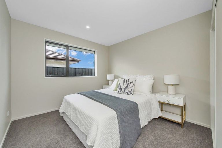 Photo of property in 164 Shillingford Boulevard, Rolleston, 7615