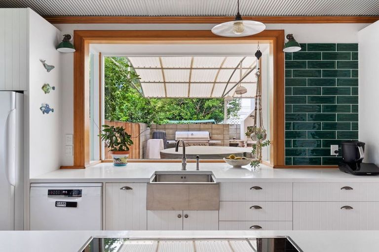 Photo of property in 15 Cheeseman Road, Inner Kaiti, Gisborne, 4010