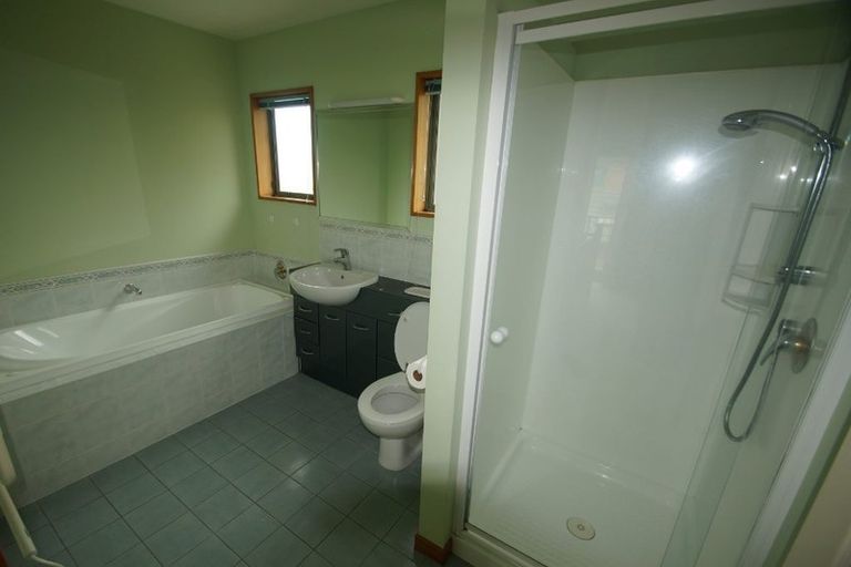 Photo of property in 1/5 Chateau Drive, Burnside, Christchurch, 8053