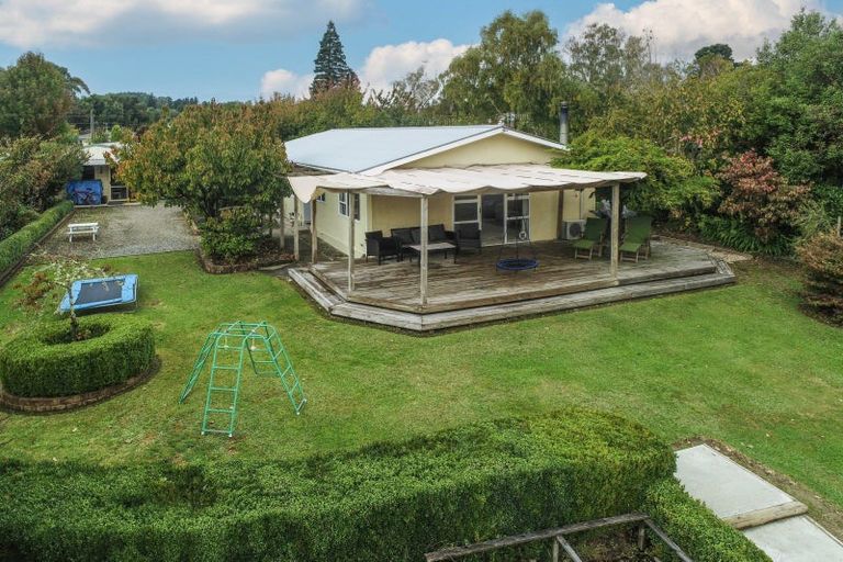 Photo of property in 14 Dicker Road, Tasman, Upper Moutere, 7173