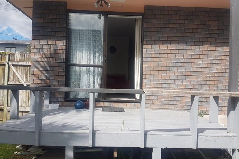 Photo of property in 131 View Road, Sunnyvale, Auckland, 0612