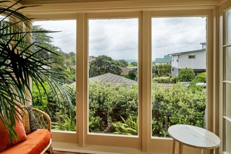 Photo of property in 11 View Road, Titahi Bay, Porirua, 5022