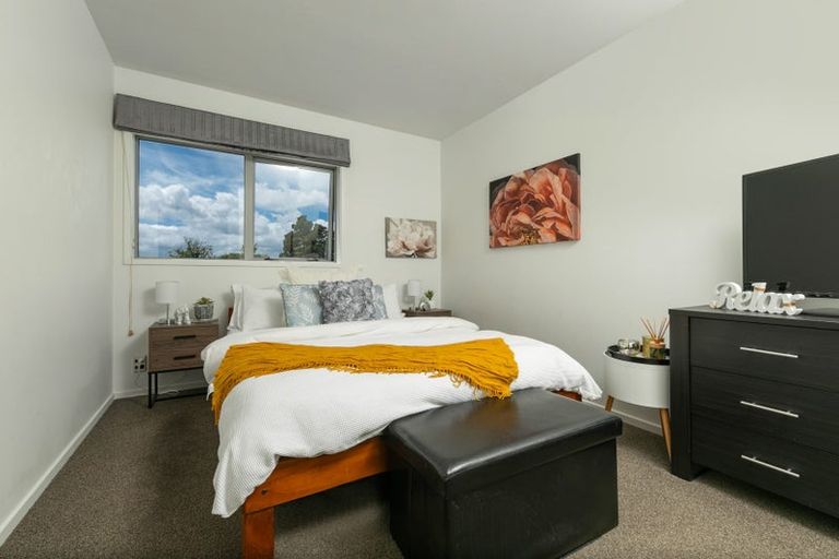 Photo of property in 5/103 Swanson Road, Henderson, Auckland, 0610