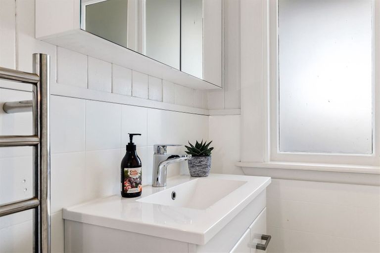 Photo of property in 1/28 Corson Avenue, Beckenham, Christchurch, 8023