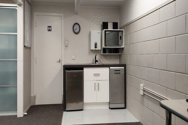 Photo of property in 97a Glanmire Road, Newlands, Wellington, 6037