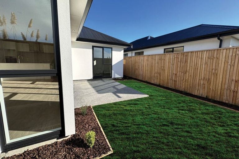 Photo of property in 28 Mabel Crescent, Halswell, Christchurch, 8025