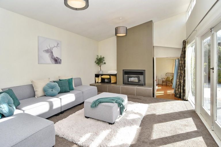 Photo of property in 182 Main North Road, Redwood, Christchurch, 8051