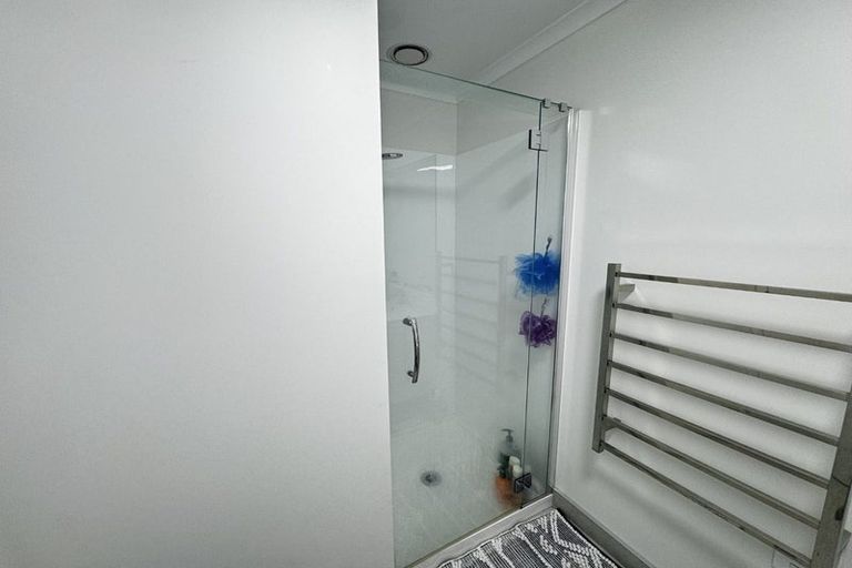 Photo of property in 22 Manarini Road, Westgate, Auckland, 0614