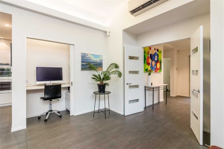 Photo of property in 108 Bryndwr Road, Bryndwr, Christchurch, 8052