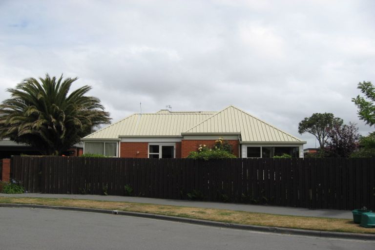 Photo of property in 1/8 Gatonby Place, Avonhead, Christchurch, 8042