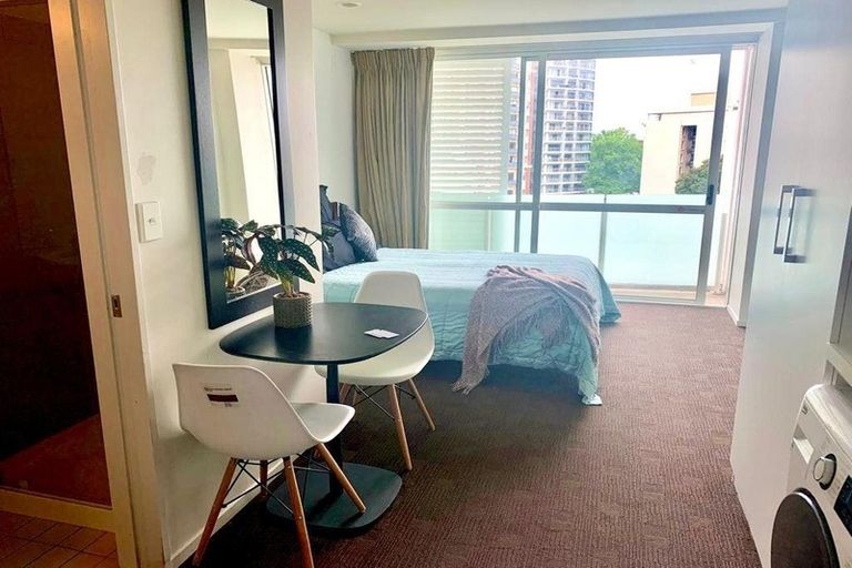 Photo of property in The Quadrant Apartments, 822/10 Waterloo Quadrant, Auckland Central, Auckland, 1010