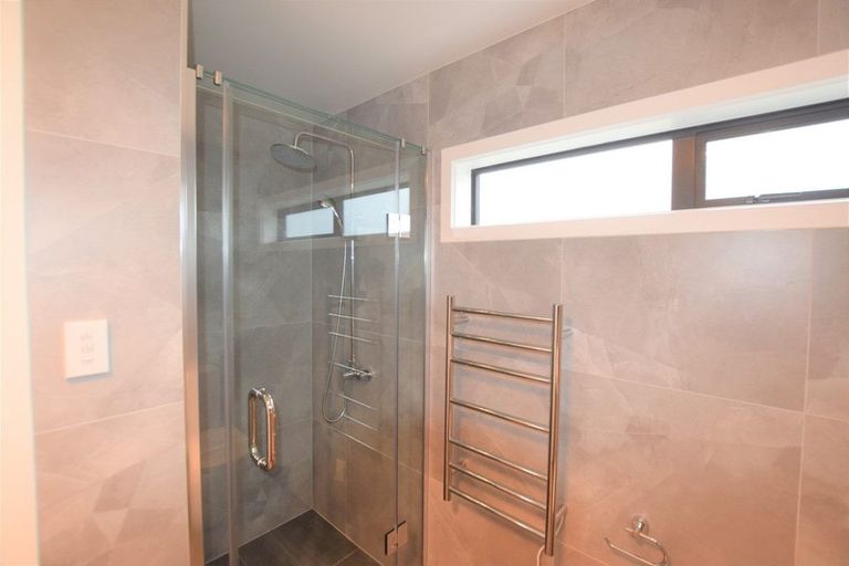 Photo of property in 7 Eric Gifford Drive, Ranui, Auckland, 0612