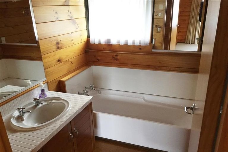 Photo of property in 25 Lynmore Avenue, Lynmore, Rotorua, 3010