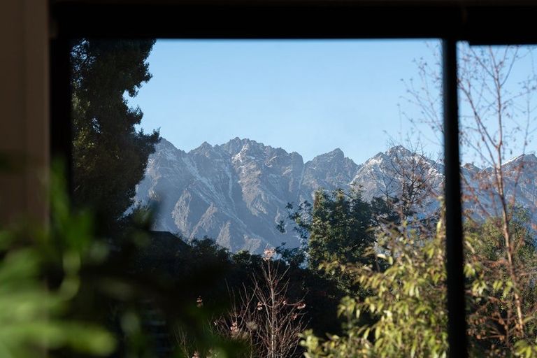 Photo of property in 5c Aspen Grove, Fernhill, Queenstown, 9300