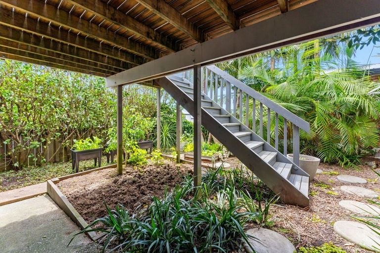 Photo of property in 1/73 Birkdale Road, Birkdale, Auckland, 0626