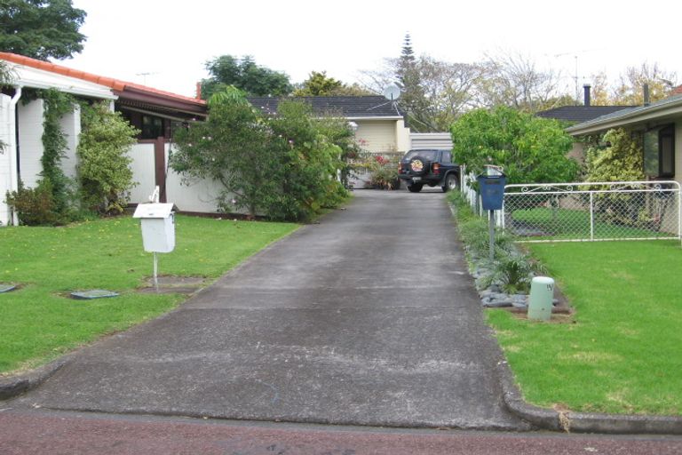 Photo of property in 1/4 Pegasus Place, Half Moon Bay, Auckland, 2012