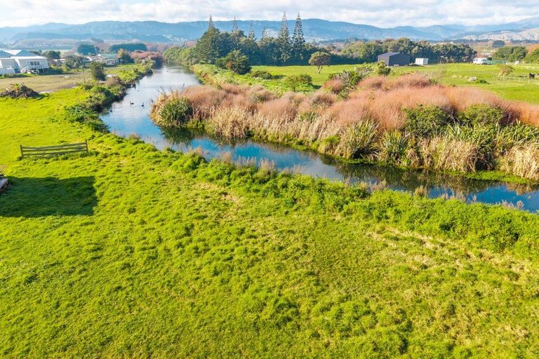Photo of property in 34 Kapiti Lane, Otaki Beach, Otaki, 5512