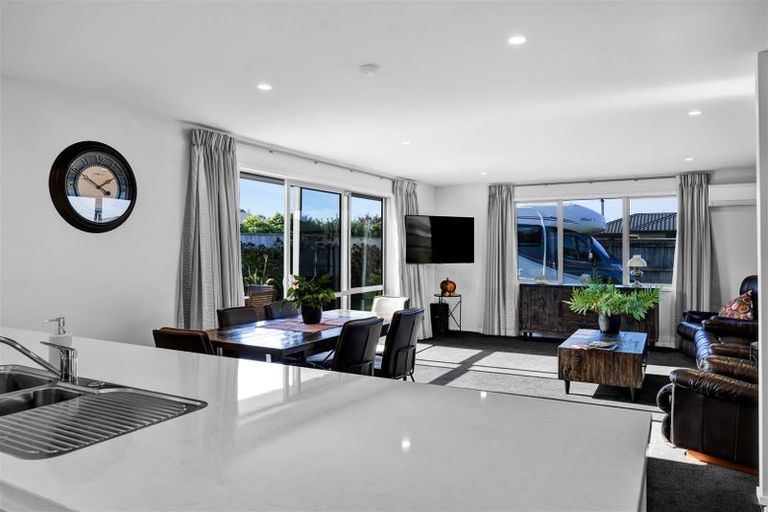 Photo of property in 15 Keene Drive, Bell Block, New Plymouth, 4312