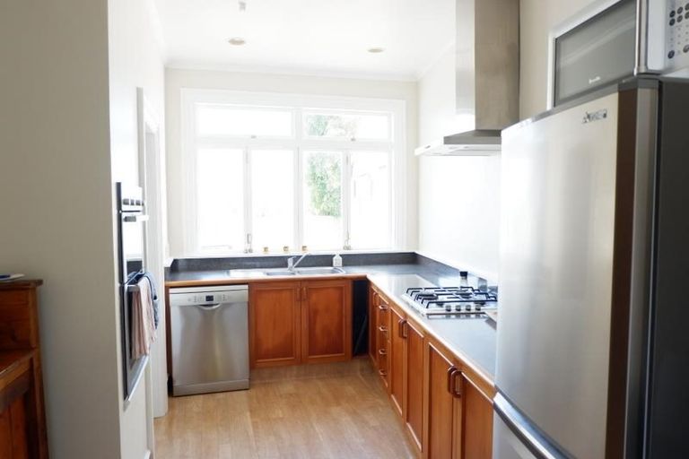 Photo of property in 35 Central Terrace, Kelburn, Wellington, 6012