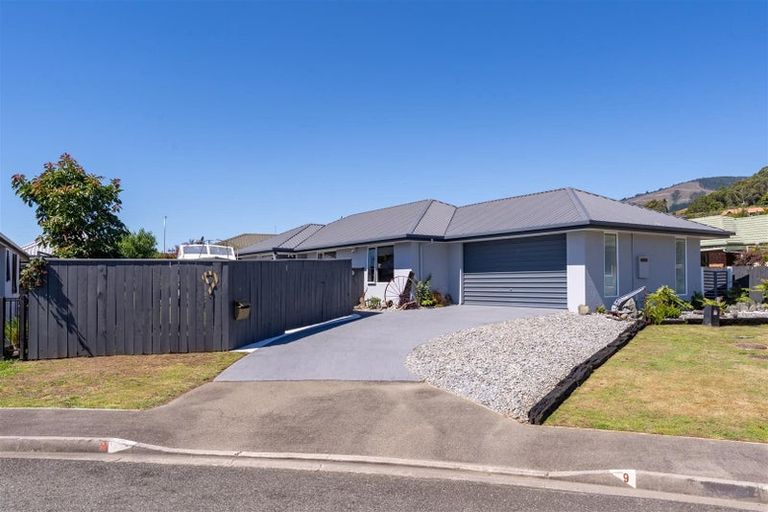 Photo of property in 9 Vining Crescent, Stoke, Nelson, 7011