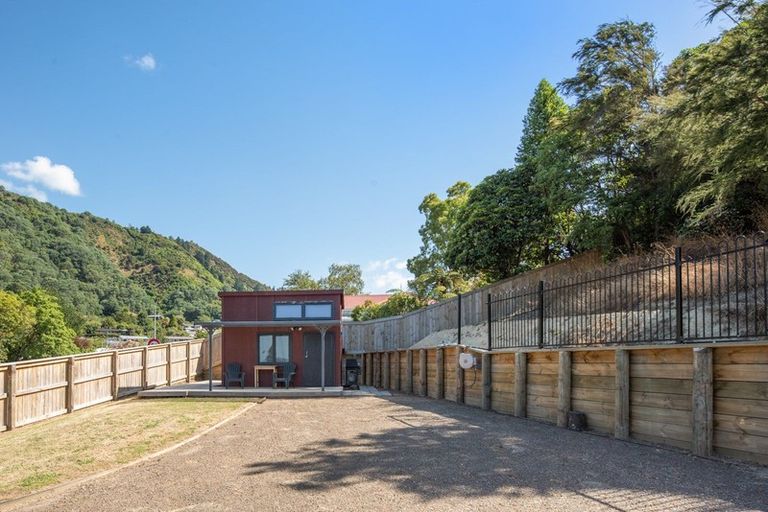 Photo of property in 37a Wairau Road, Picton, 7220