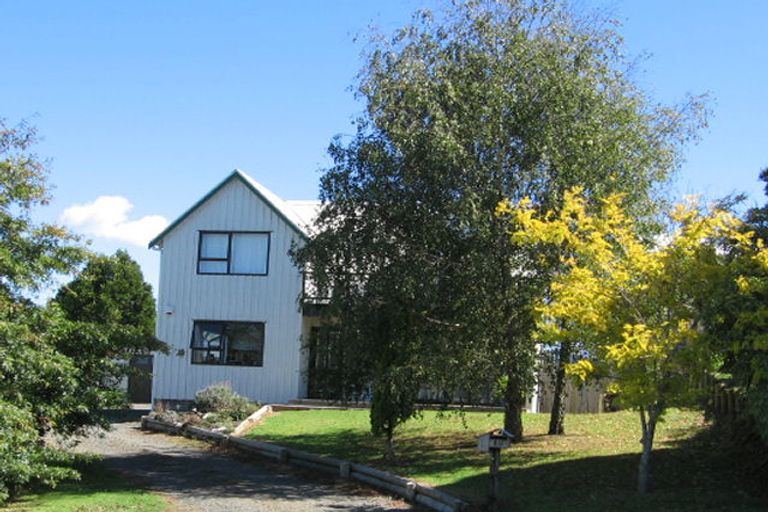 Photo of property in 14 Sumich Place, West Harbour, Auckland, 0618