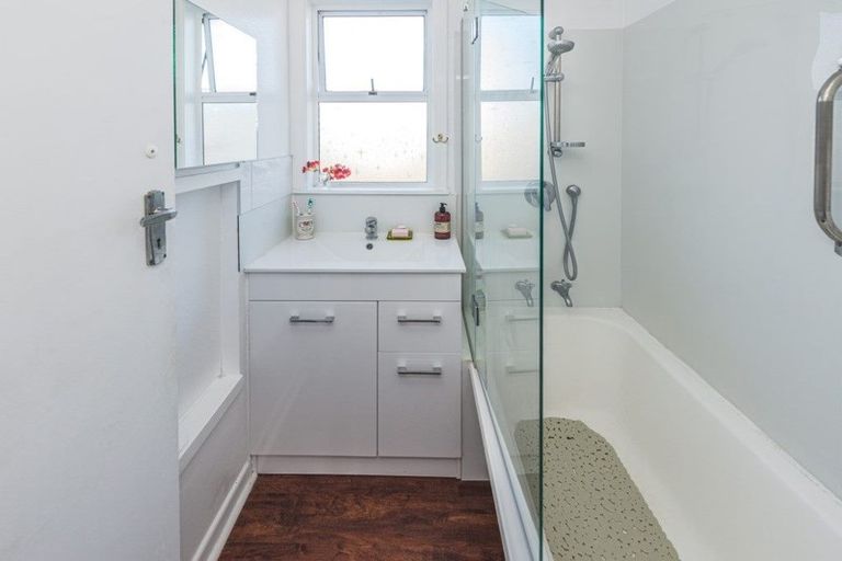 Photo of property in 28 Miro Street, Castlecliff, Whanganui, 4501