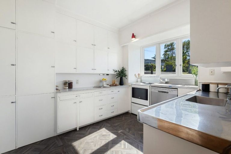Photo of property in 1/15 Birkley Road, Bayswater, Auckland, 0622