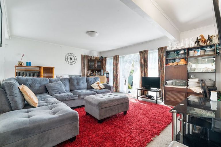 Photo of property in 8 Lomas Place, Manurewa, Auckland, 2102