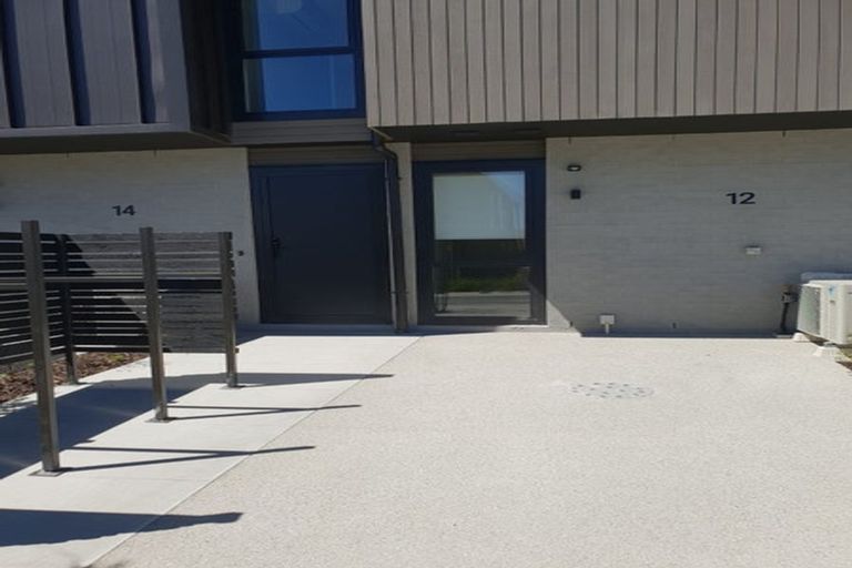 Photo of property in 12 Mcgibbon Lane, Jacks Point, 9371