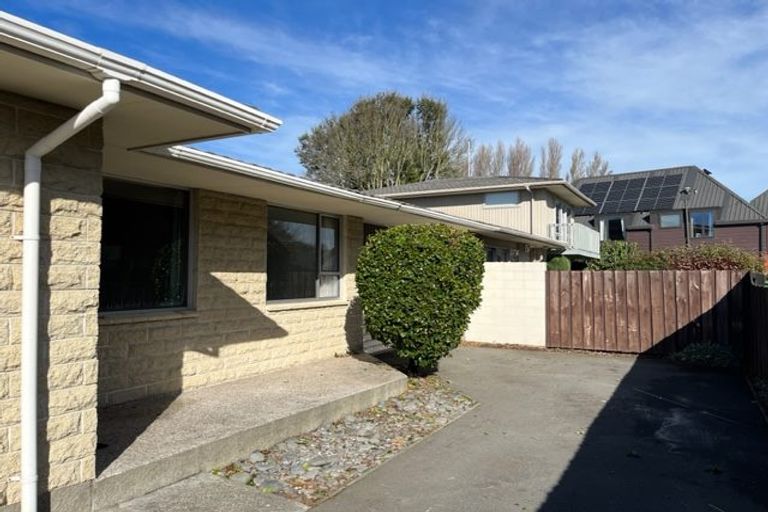 Photo of property in 1/61 Ambleside Drive, Burnside, Christchurch, 8053