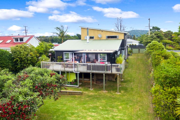Photo of property in 43 Mcentee Road, Waitakere, Auckland, 0816
