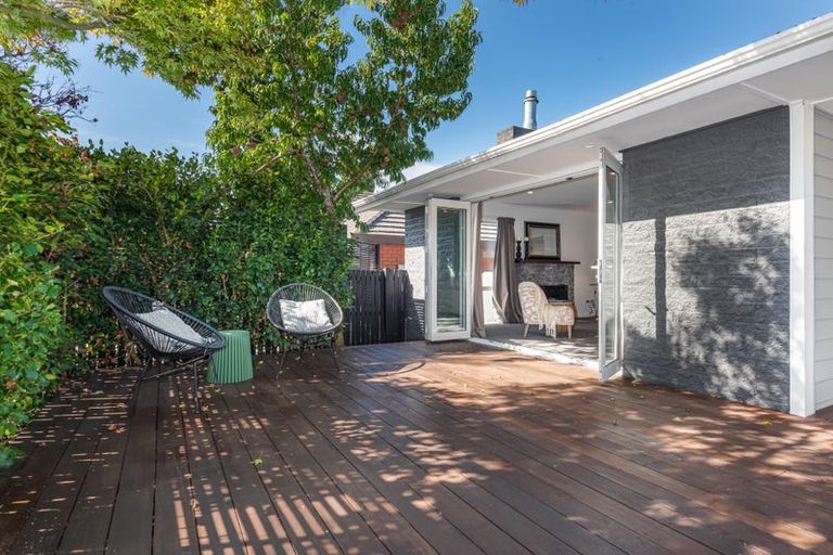 Photo of property in 1/2 Sarabande Avenue, Redwood, Christchurch, 8051