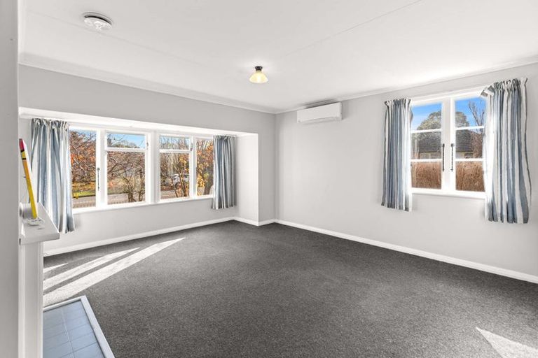 Photo of property in 6 Tilbury Avenue, Hokowhitu, Palmerston North, 4410