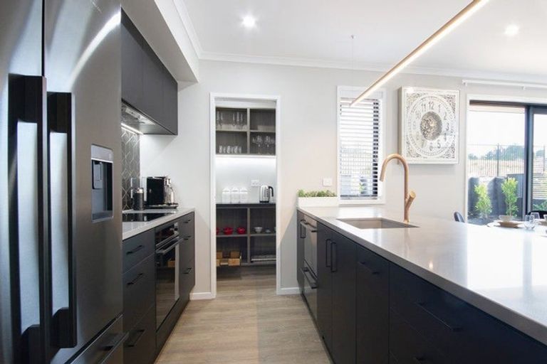 Photo of property in 12 Kerr Crescent, Patumahoe, 2679