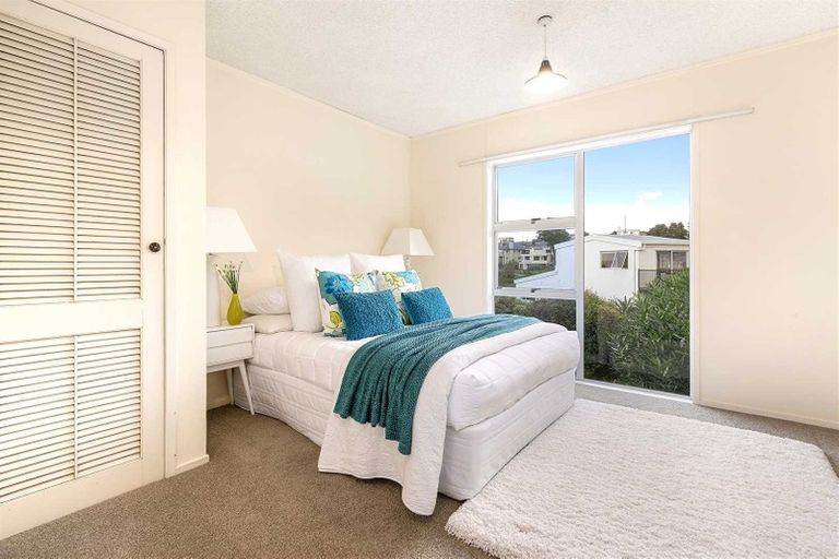 Photo of property in 12 Prestige Place, Castor Bay, Auckland, 0620