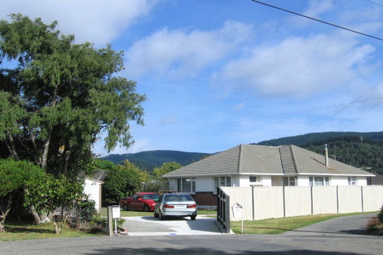 Photo of property in 11 Iris Grove, Trentham, Upper Hutt, 5018