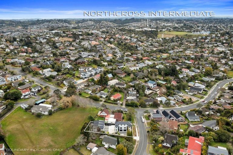 Photo of property in 4d Weetman Drive, Browns Bay, Auckland, 0630