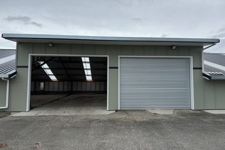 Photo of property in 135 Chamberlain Road, Bombay, 2675