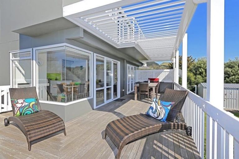 Photo of property in 8 Gilray Place, Waimarama, 4294