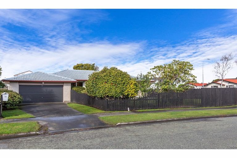 Photo of property in 48 Oldwood Street, Bishopdale, Christchurch, 8053