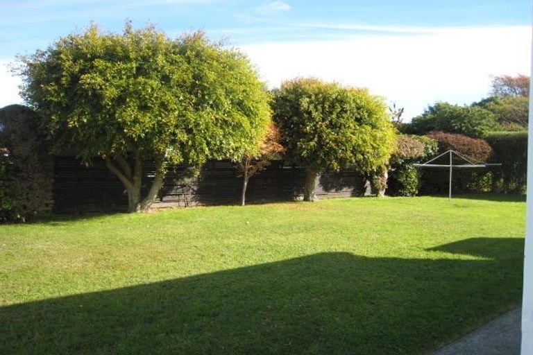 Photo of property in 12 Karu Crescent, Waikanae, 5036