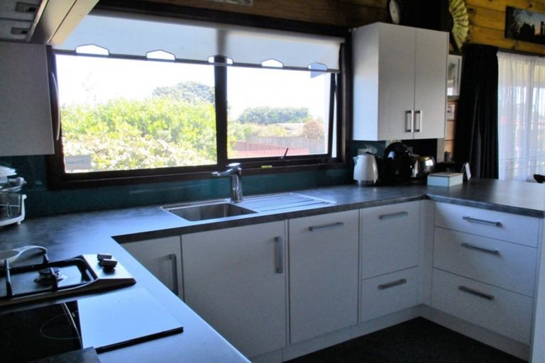 Photo of property in 16 Pohutukawa Drive, Opunake, 4616