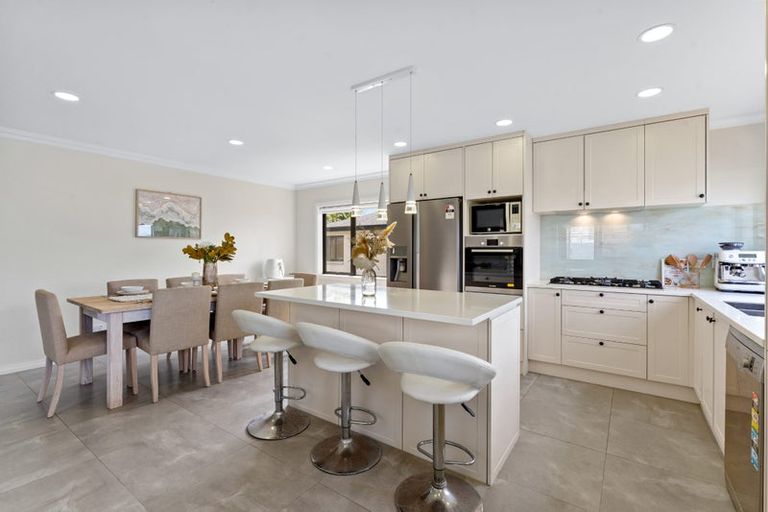 Photo of property in 791a East Coast Road, Northcross, Auckland, 0630