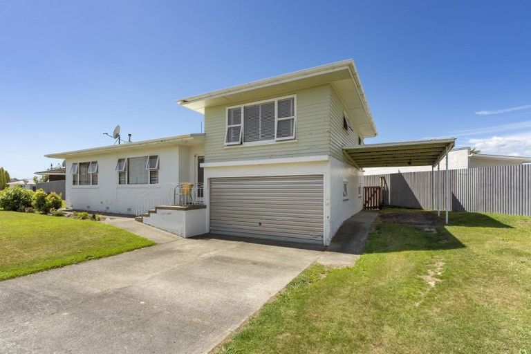 Photo of property in 8 Luton Street, Hokowhitu, Palmerston North, 4410