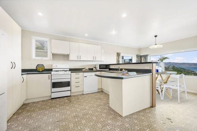 Photo of property in 134 Owhiro Bay Parade, Owhiro Bay, Wellington, 6023