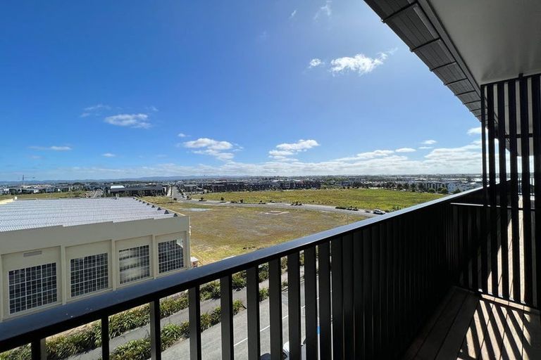 Photo of property in 604/2 Launch Road, Hobsonville, Auckland, 0616