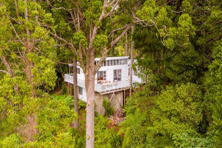 Photo of property in 136 Opanuku Road, Henderson Valley, Auckland, 0612